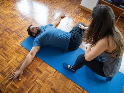 Gut ausgestatteter und moderner Trainingsbereich einer Physiotherapie-Gemeinschaftspraxis für die Gesundheits-Praxis-Demo-Webiste erstellt von webdesign4you.at