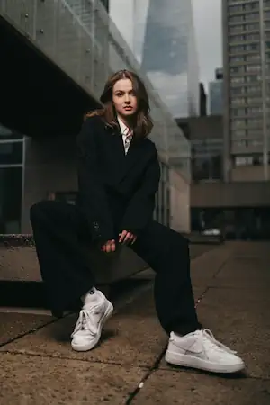 Foto-Shooting mit einer trendigen Frau für die Portfolio-Sektoin der modernen Demo Website erstellt von webdesign4you
